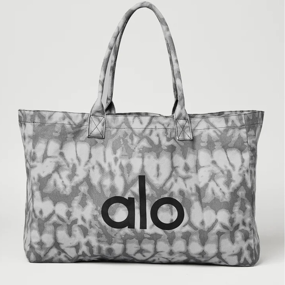 Alo Yoga Shoppers Tote